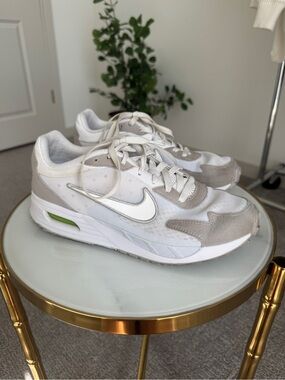 Nike Air Max Solo White and Gray Sneakers Size 8.5